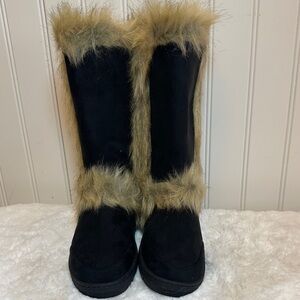 Holly Chic Black Winter Boots with Tan Fur